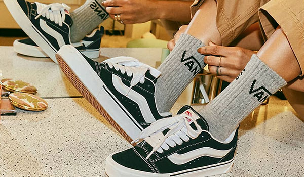 Bứt phá mọi giới hạn với diện mạo “thổi phồng” của Vans Knu Skool